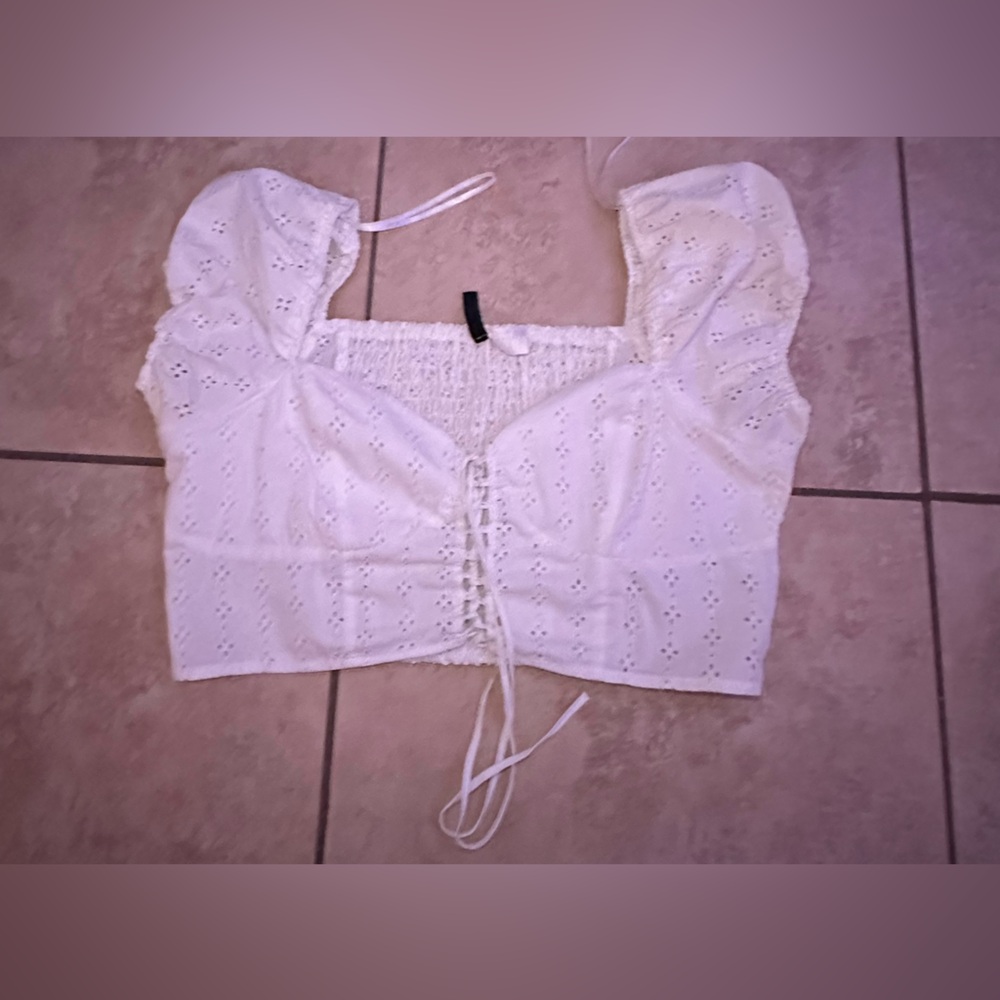 White Crop Top 🎀